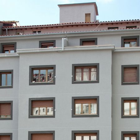 Rehabilitación de fachada en edificio de viviendas
